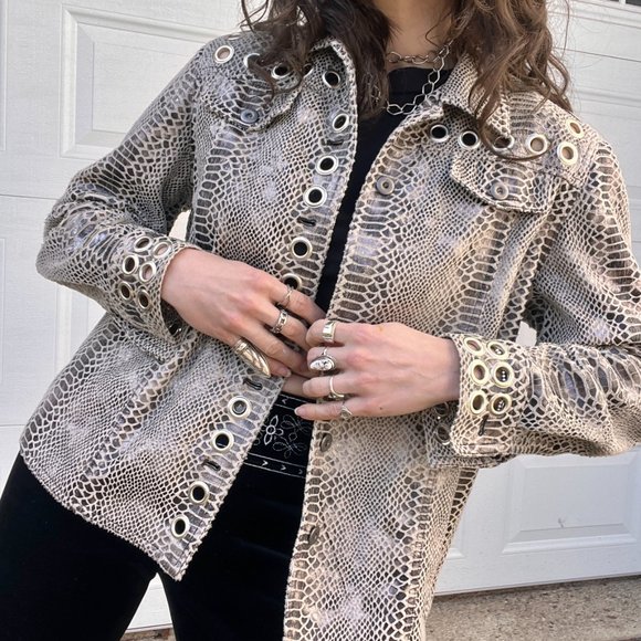 Reworked Snakeskin Printed Silver Grommet Studded Lightweight Jacket - Size 8P - Picture 2 of 6